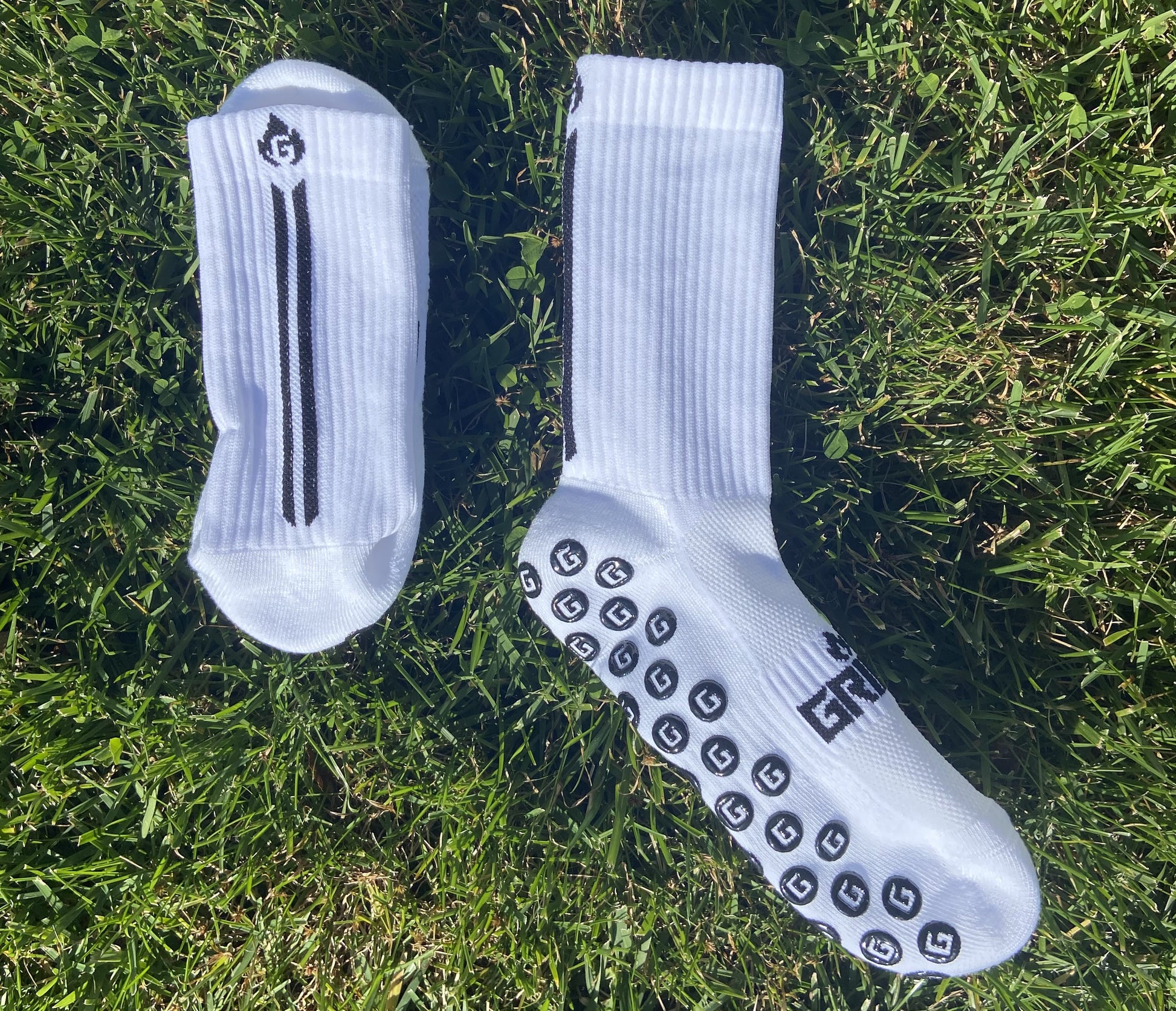 Grinta gripSocks Non-Slip Soccer Socks – Grinta Equipment